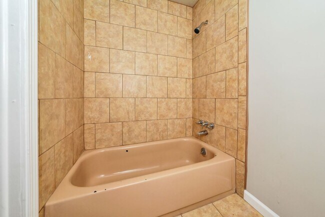 Building Photo - Move-In Ready House for Rent in Talladega!...