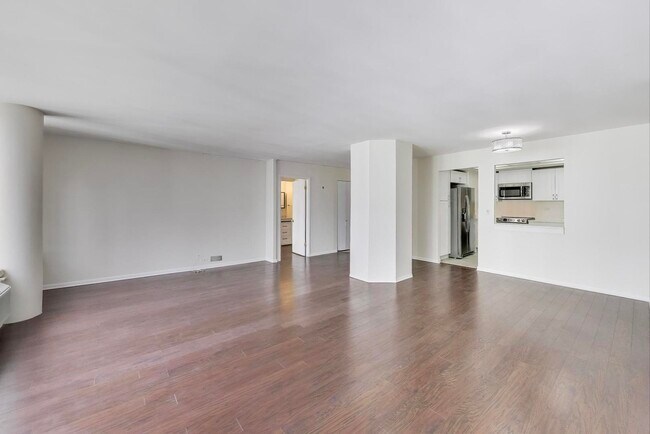 Building Photo - 155 N Harbor Dr