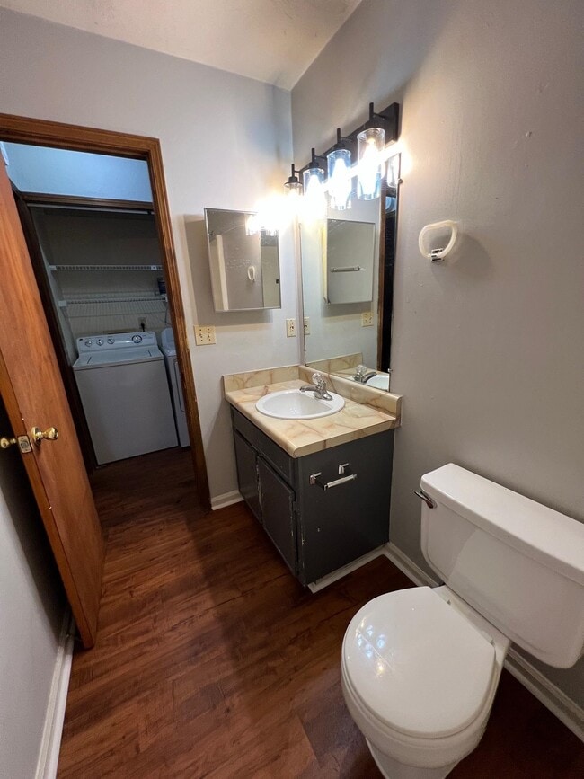 Building Photo - 218 White Dr