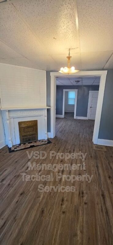 Building Photo - 1583 E 84th St