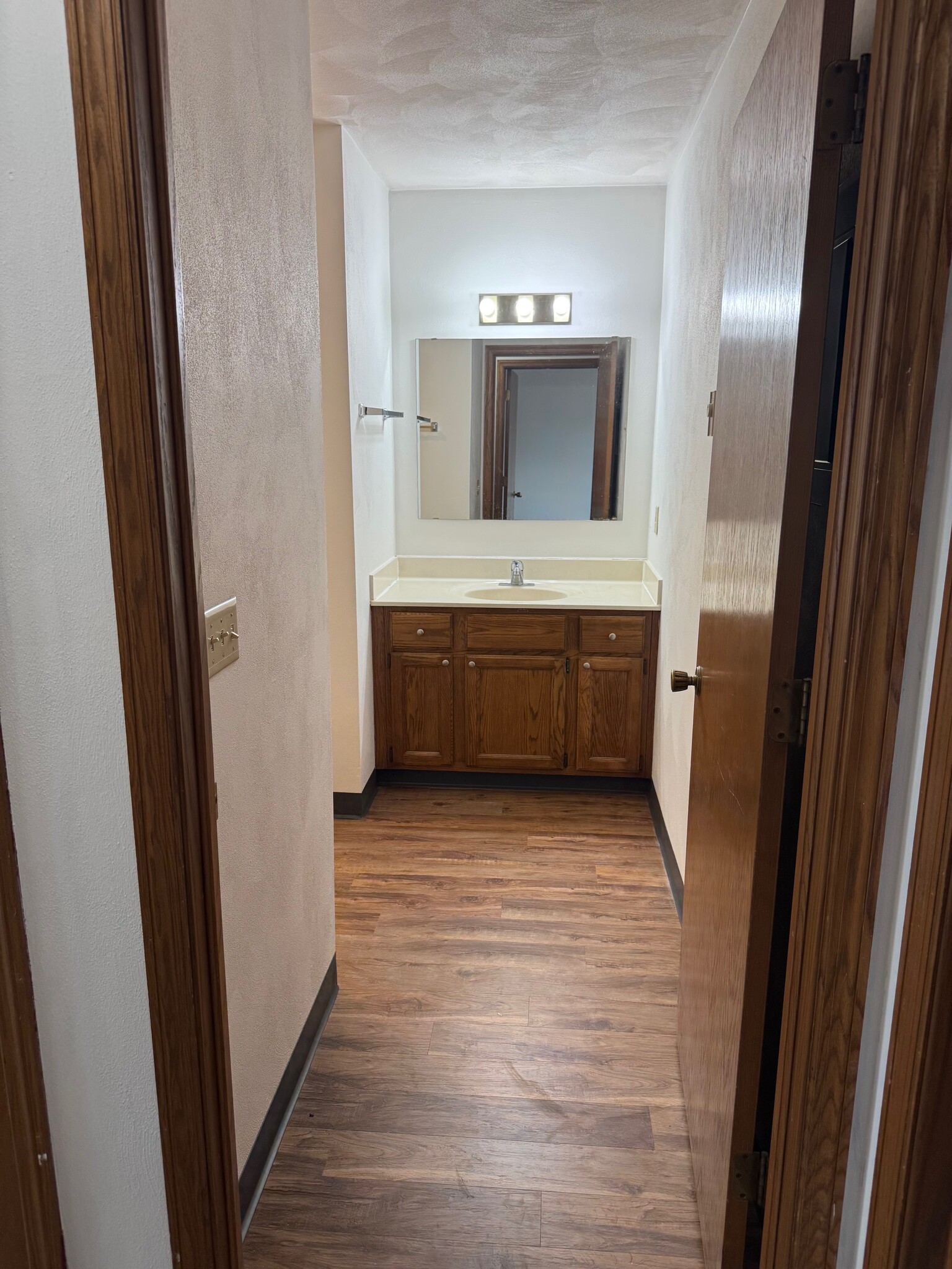 Building Photo - 4650 Hayes Rd