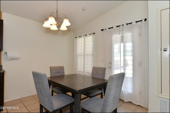 Building Photo - 10661 Canyon Sage Dr