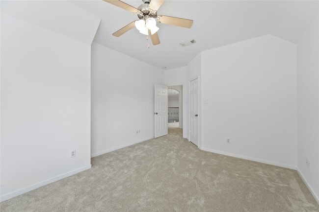 Building Photo - 26422 Creston Woods Dr