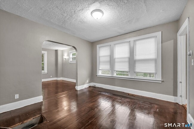 Building Photo - 80 Shepard St