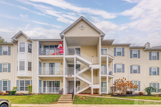 Building Photo - 20 Pembrook Ave