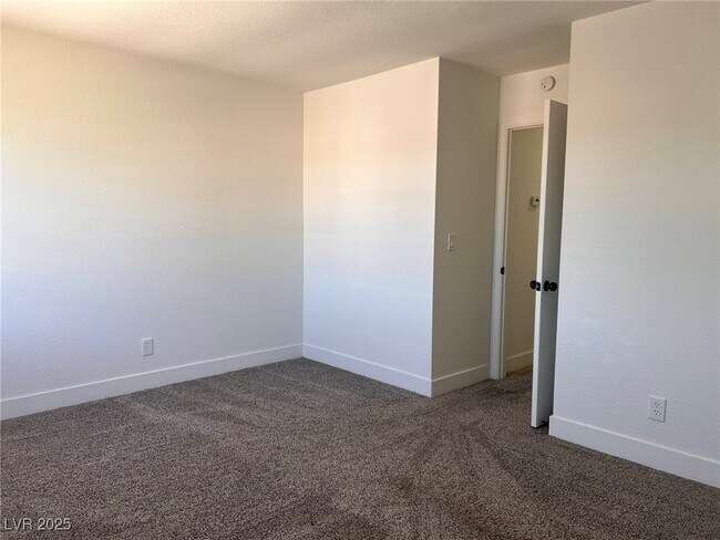 Building Photo - 730 Arrowhead Trail