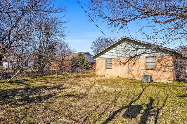 Building Photo - 724 E Mustang St