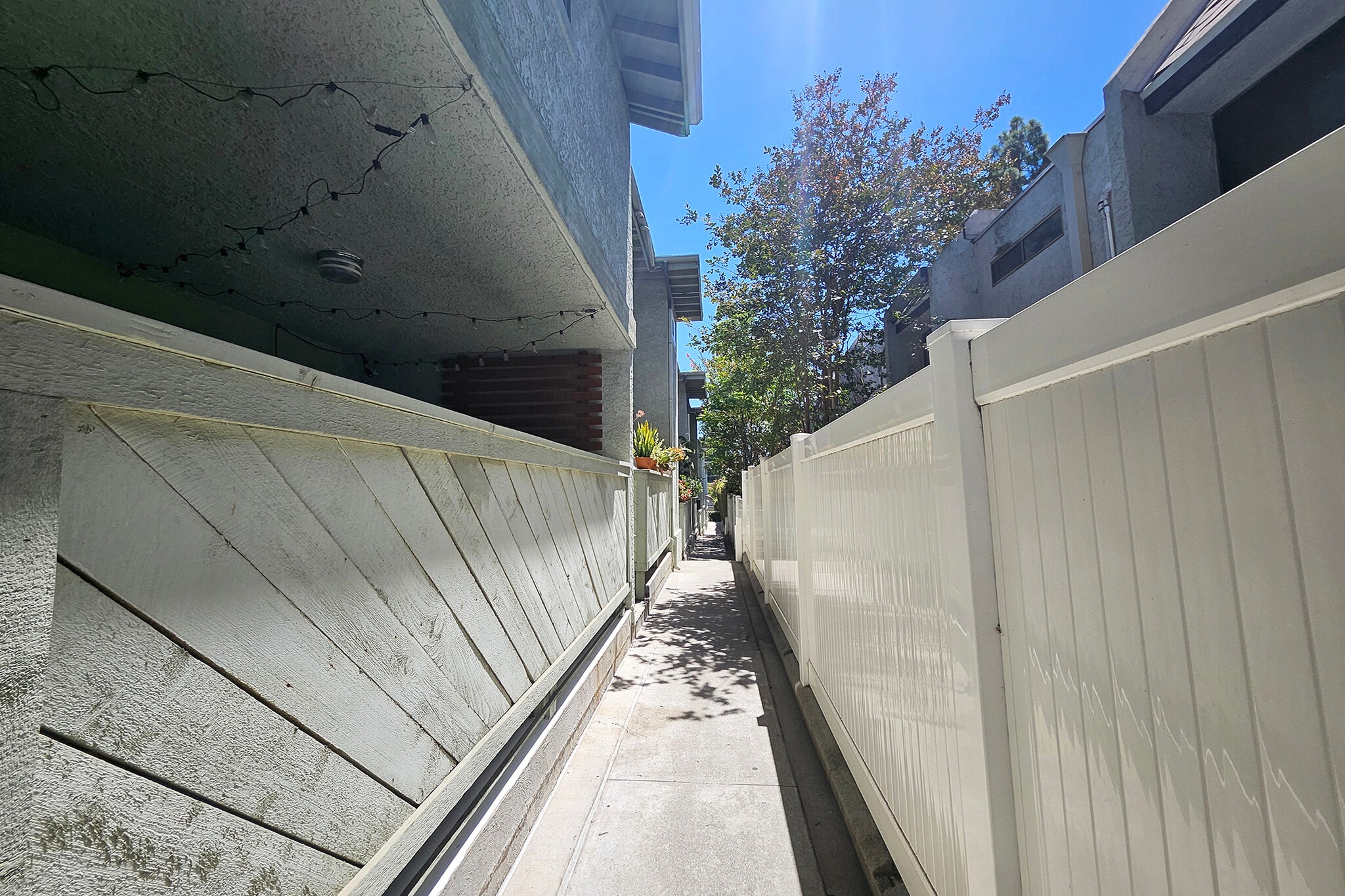Building Photo - 1454 E Orange Grove Blvd