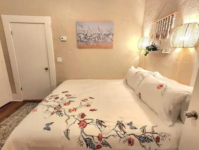 Building Photo - 711 S N St