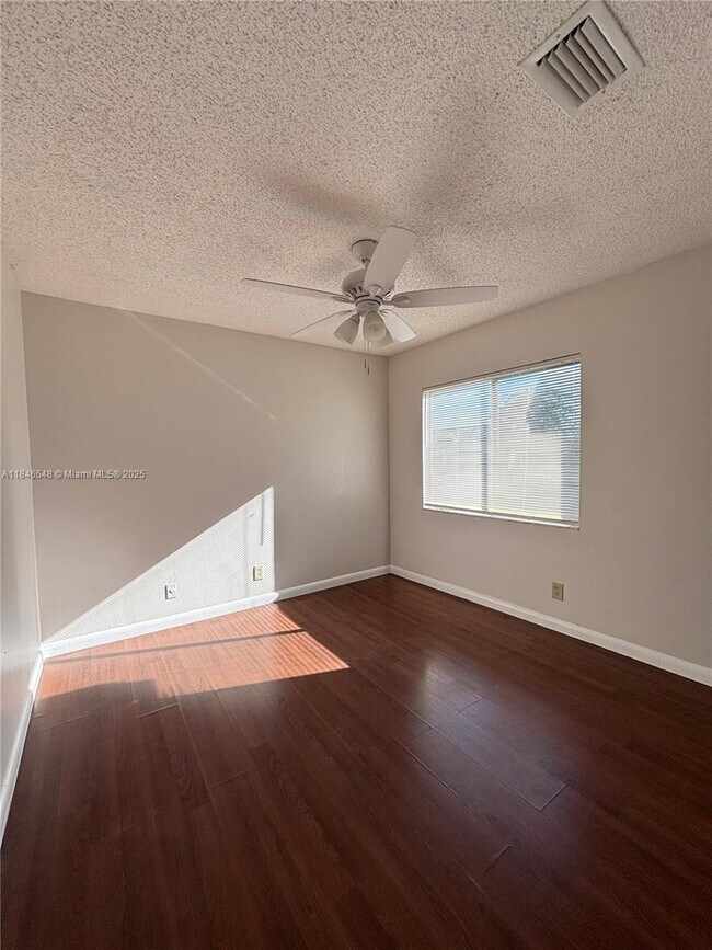 Building Photo - 1399 Sussex Dr