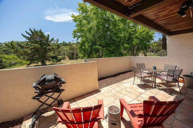 Building Photo - 1066 Miramonte Dr