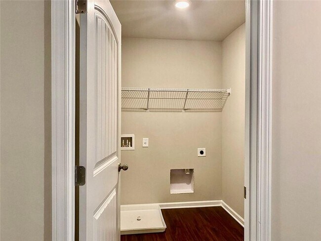 Building Photo - 537 Ruths Dr