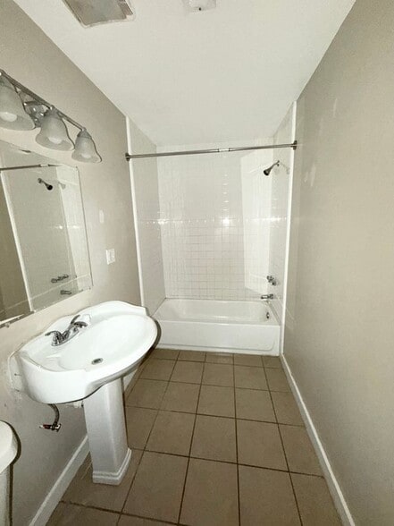 Building Photo - 300 Cedar St