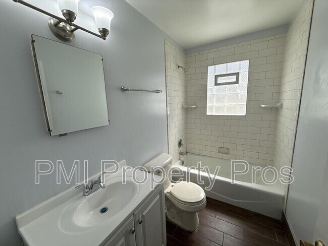 Building Photo - 2716 N Buffum St