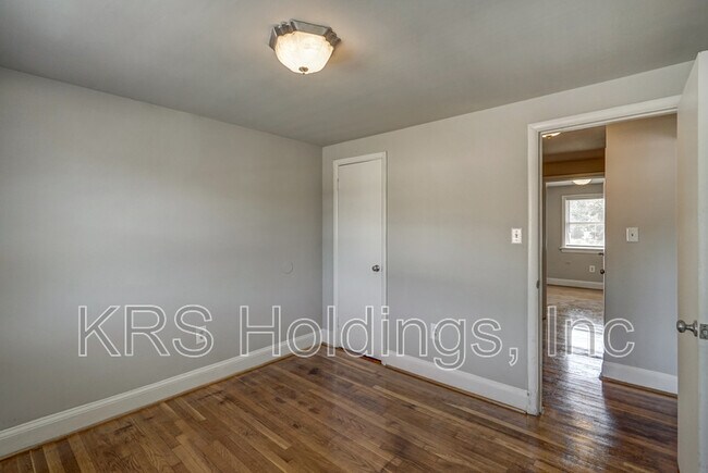 Building Photo - 5435 Remuda Dr