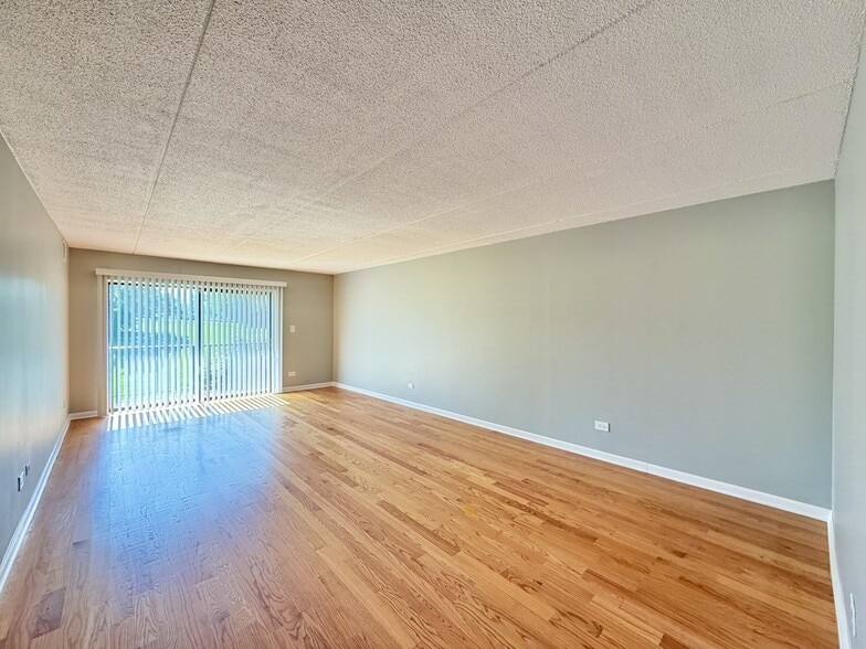 Building Photo - 525 N Quentin Rd