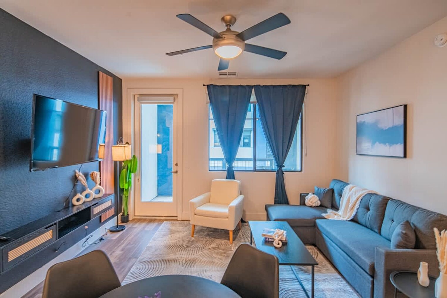 Building Photo - 15501 N Dial Blvd