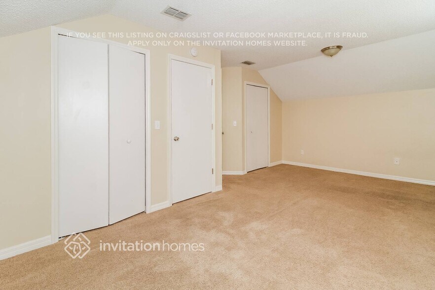 Building Photo - 9857 Red Clover Ave