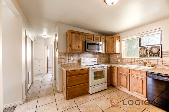 Building Photo - 783 E 1400 S