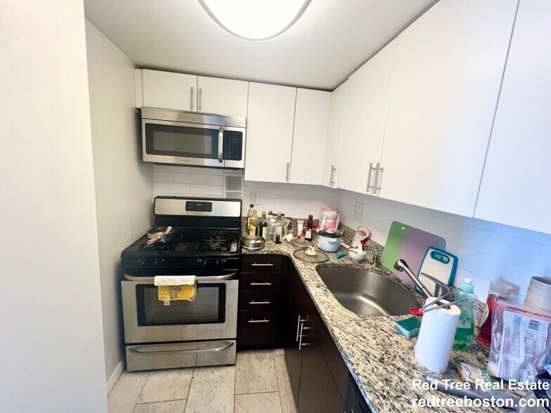 Building Photo - 175 Freeman St