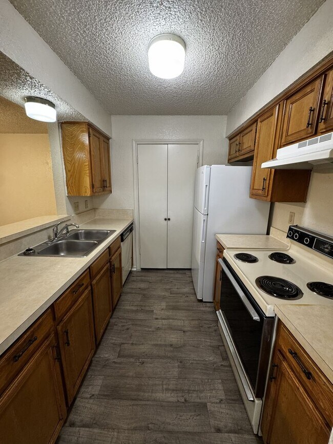 Building Photo - 2614 Bolivar St
