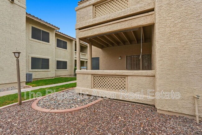 Building Photo - 930 N Mesa Dr