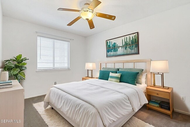 Building Photo - 10925 Loma Alta Pl