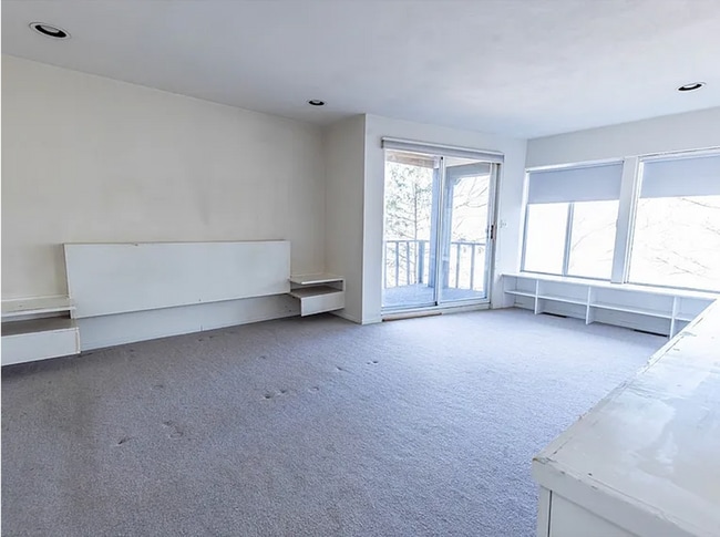 Building Photo - 7520 Spectrum Way