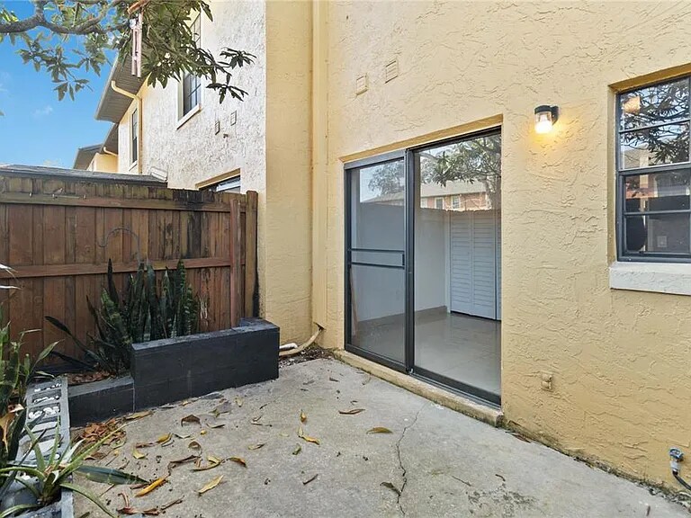 Building Photo - 7417 Wynnewood Sq
