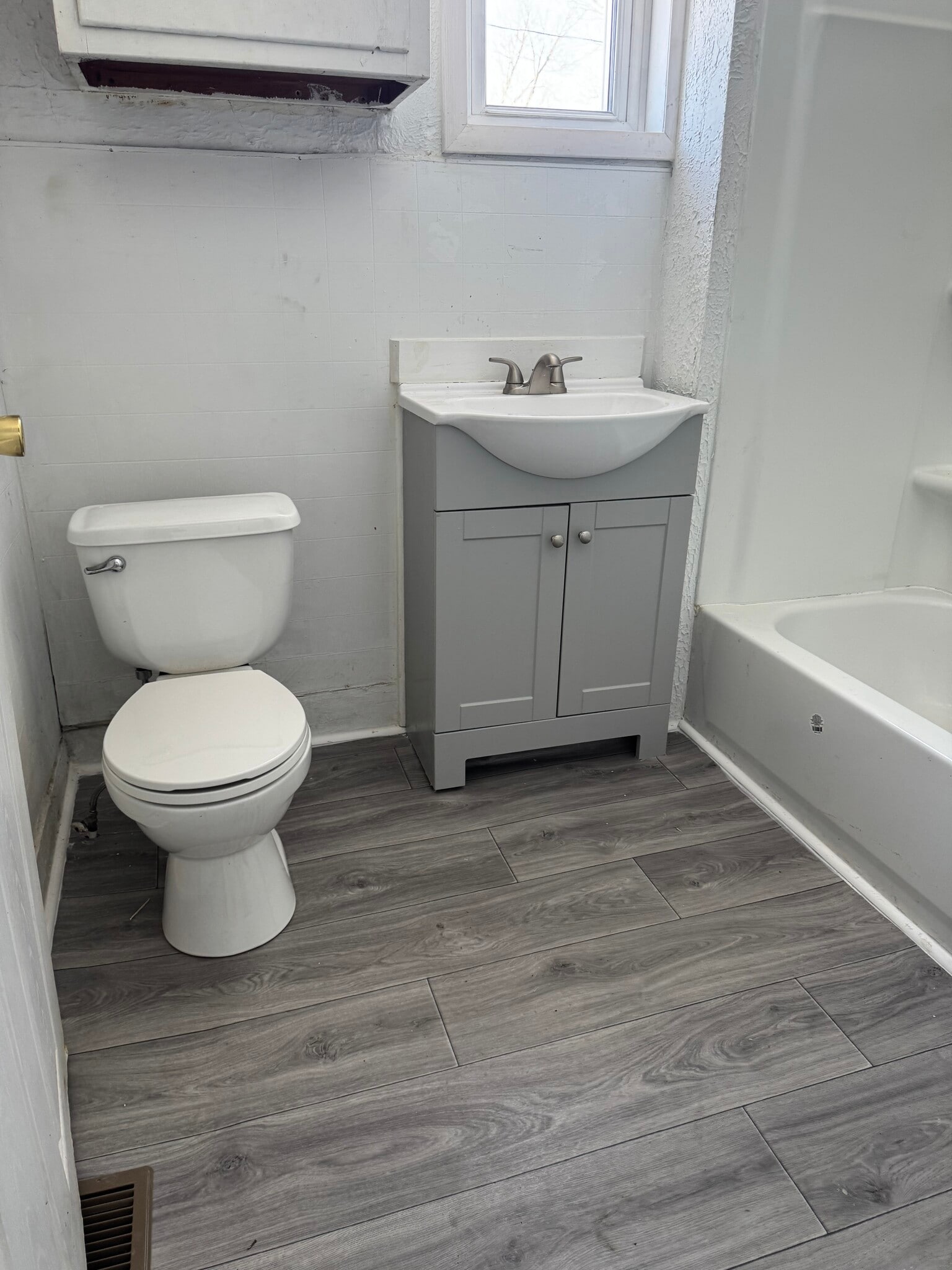 Building Photo - 209 N G St