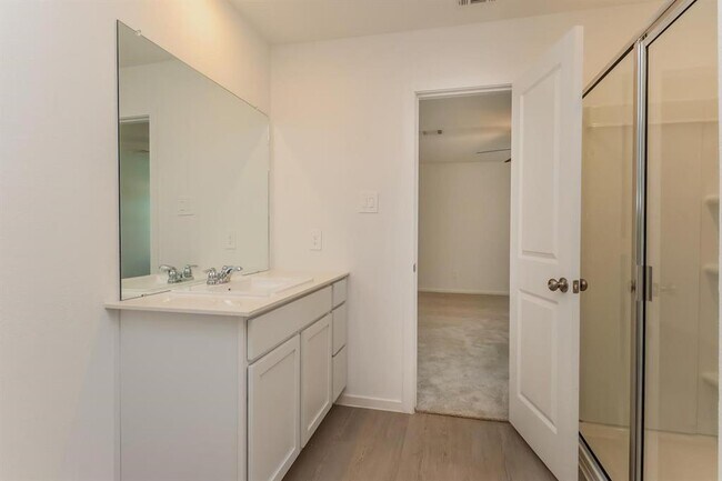 Building Photo - 16465 Blossom Grv Dr