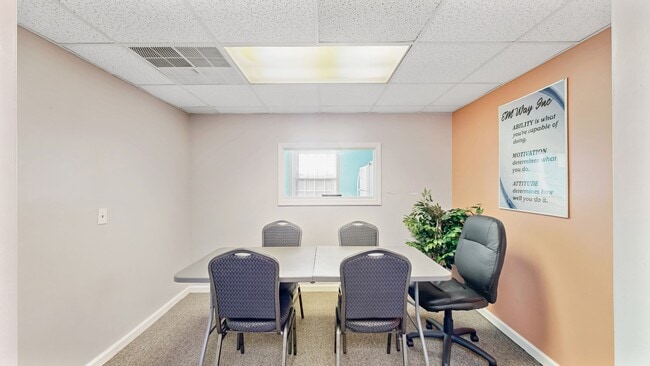 Building Photo - 383 W North St