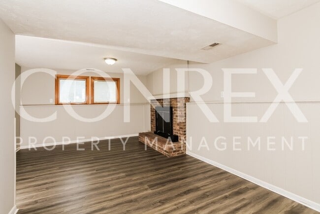 Building Photo - Bi Level home in Cul-de-sac!