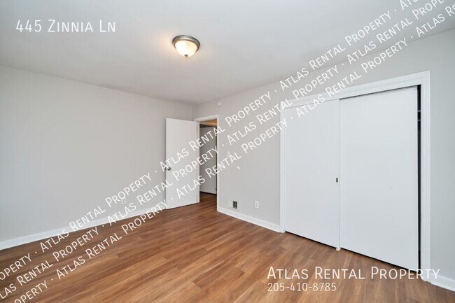 Building Photo - 445 Zinnia Ln