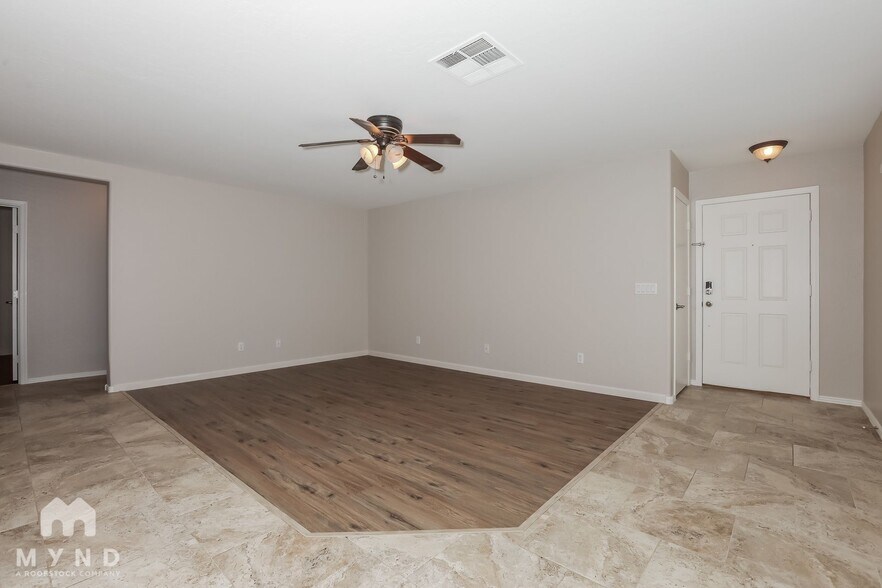 Building Photo - 2751 E Olivine Rd