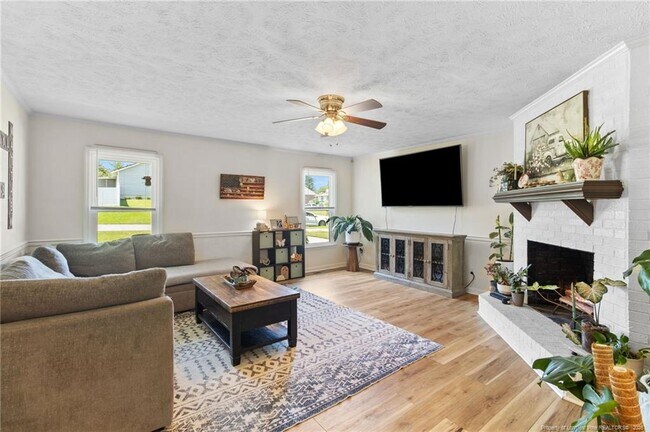 Building Photo - 6755 Brookshire St