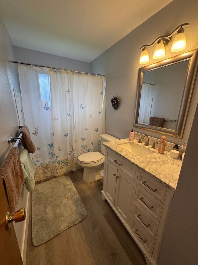 Building Photo - Spacious 4-Bedroom Home in Roosevelt, UT!
