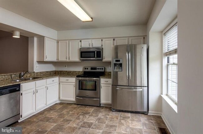 Building Photo - 8734 Ruppert Ct