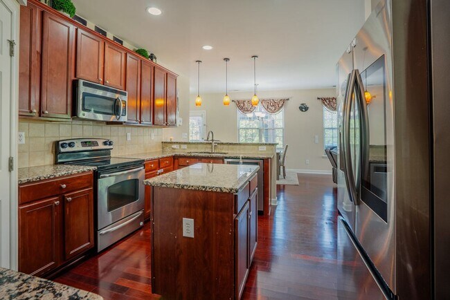 Building Photo - 4 Bedroom Home in the Village at Rolesville