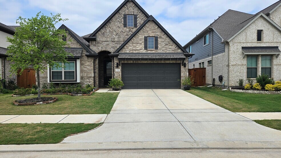 Primary Photo - 18218 Bluebird Branch Ln