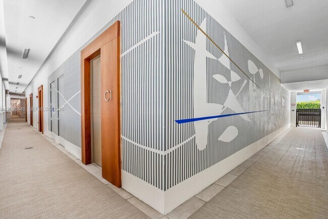 Building Photo - 275 Giralda Ave