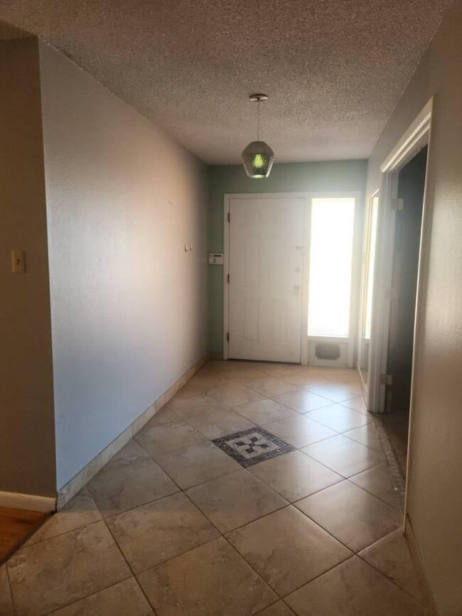 Building Photo - 2408 Cutler Ave NE