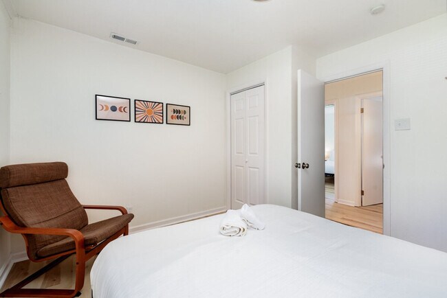 Building Photo - 4421 Picajune Ave