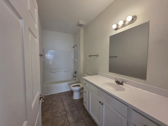 Building Photo - 6306 Lacey Oak Dr