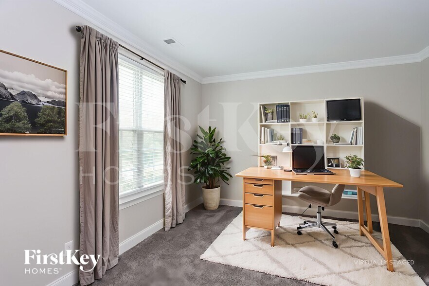 Building Photo - 9427 Golden Pond Dr