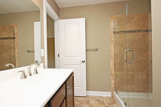 Building Photo - Spacious Downtown Home Convenient to UVA Medical Center