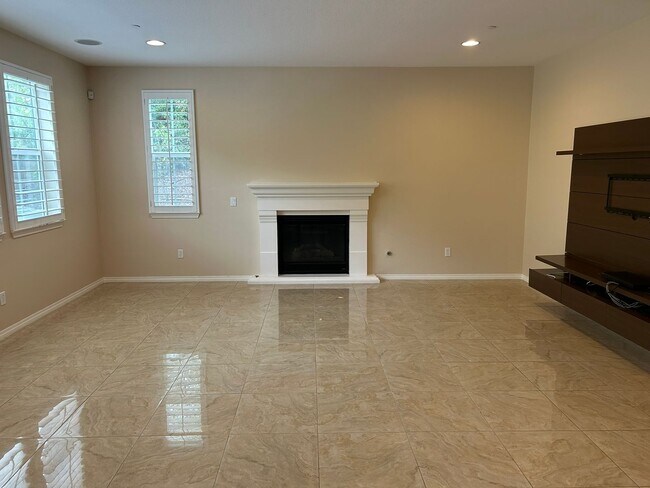 Building Photo - 3502 RAWLEY ST CORONA 92882 (5 BED / 3.5 B...