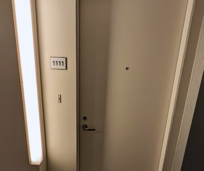 Building Photo - 900 10th St NW