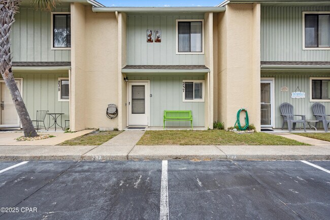 Primary Photo - 237 St Katherine Blvd