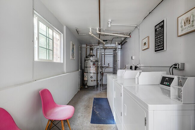 Laundry - 1615-1621 N Hobart Blvd